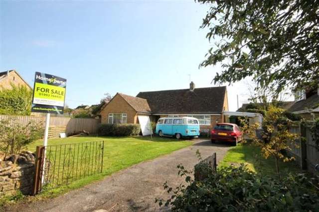  Image of 5 bedroom Bungalow for sale in Witney Road Ducklington Witney OX29 at Witney Road  Ducklington, OX29 7TX