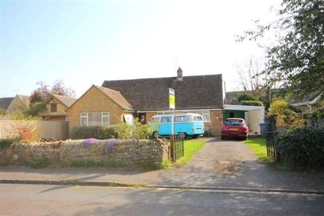  Image of 5 bedroom Bungalow for sale in Witney Road Ducklington Witney OX29 at Witney Road  Ducklington, OX29 7TX