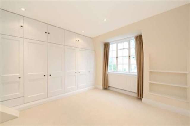  Image of 3 bedroom Detached house to rent in Abbotsbury Close London W14 at London, W14 8EQ
