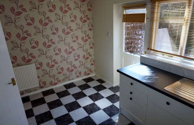  Image of 3 bedroom Semi-Detached house to rent in Acacia Close Leicester Forest East Leicester LE3 at Leicester  Leicester, LE3 3PX