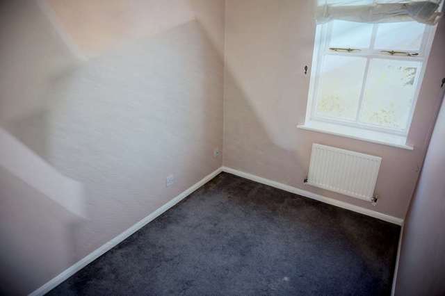  Image of 3 bedroom Semi-Detached house to rent in Acacia Close Leicester Forest East Leicester LE3 at Leicester  Leicester, LE3 3PX