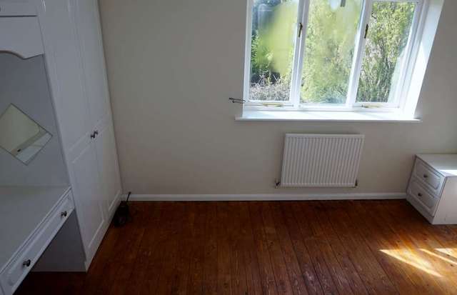  Image of 3 bedroom Semi-Detached house to rent in Acacia Close Leicester Forest East Leicester LE3 at Leicester  Leicester, LE3 3PX