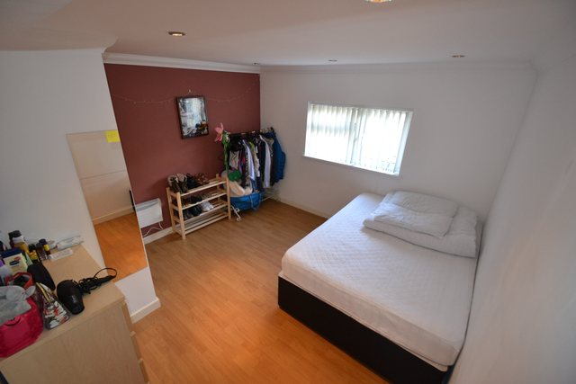  Image of 1 bedroom Flat to rent in Albany Road Roath Cardiff CF24 at Roath Cardiff Roath, CF24 3NW