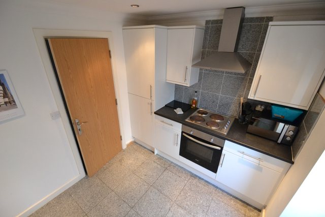  Image of 1 bedroom Flat to rent in Albany Road Roath Cardiff CF24 at Roath Cardiff Roath, CF24 3NW