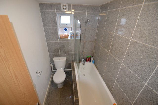  Image of 1 bedroom Flat to rent in Albany Road Roath Cardiff CF24 at Roath Cardiff Roath, CF24 3NW