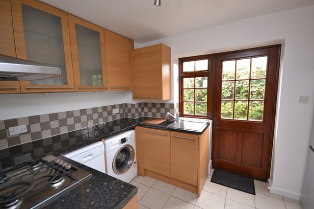  Image of 3 bedroom Property to rent in The Causeway London N2 at 12 The Causeway  East Finchley, N2 0XB