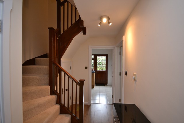  Image of 3 bedroom Property to rent in The Causeway London N2 at 12 The Causeway  East Finchley, N2 0XB