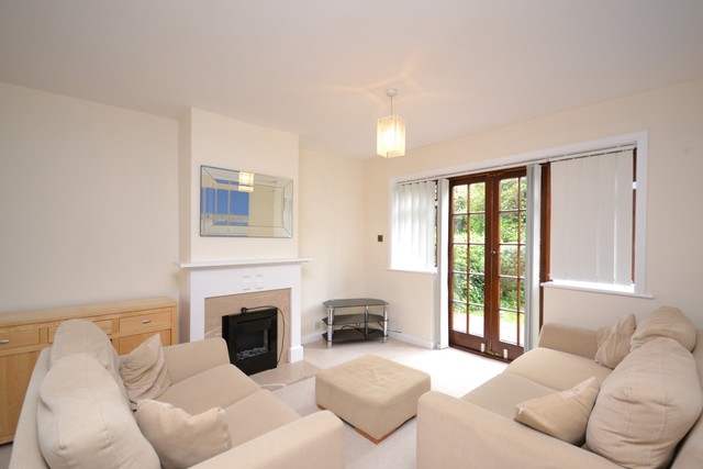  Image of 3 bedroom Property to rent in The Causeway London N2 at 12 The Causeway  East Finchley, N2 0XB