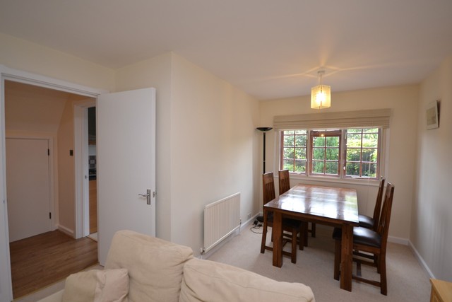  Image of 3 bedroom Property to rent in The Causeway London N2 at 12 The Causeway  East Finchley, N2 0XB