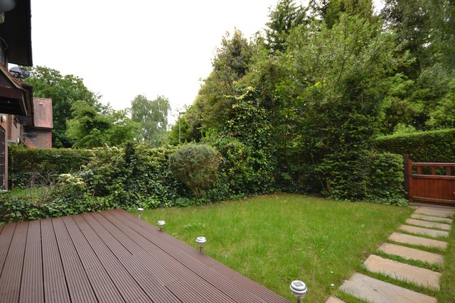  Image of 3 bedroom Property to rent in The Causeway London N2 at 12 The Causeway  East Finchley, N2 0XB