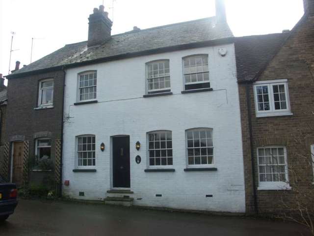  Image of 3 bedroom Cottage to rent in Malting Lane Aldbury Tring HP23 at Malting Lane Aldbury Tring, HP23 5RH