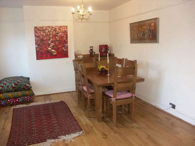  Image of 3 bedroom Cottage to rent in Malting Lane Aldbury Tring HP23 at Malting Lane Aldbury Tring, HP23 5RH