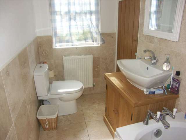  Image of 3 bedroom Cottage to rent in Malting Lane Aldbury Tring HP23 at Malting Lane Aldbury Tring, HP23 5RH