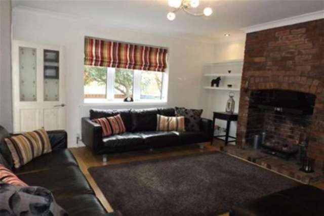  Image of 3 bedroom Detached house to rent in Allcroft Street Mansfield Woodhouse Mansfield NG19 at Mansfield, NG19 8BJ