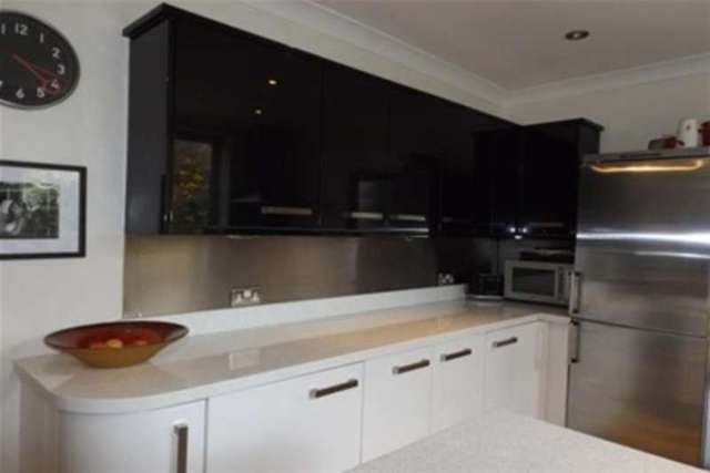  Image of 3 bedroom Detached house to rent in Allcroft Street Mansfield Woodhouse Mansfield NG19 at Mansfield, NG19 8BJ