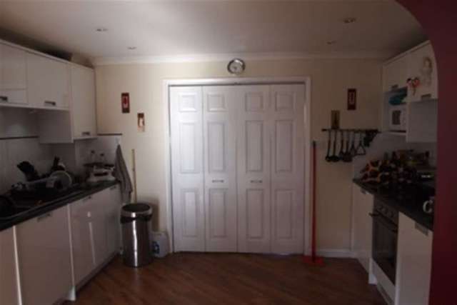  Image of 2 bedroom Detached house to rent in Allington Close Taunton TA1 at Taunton, TA1 2NE