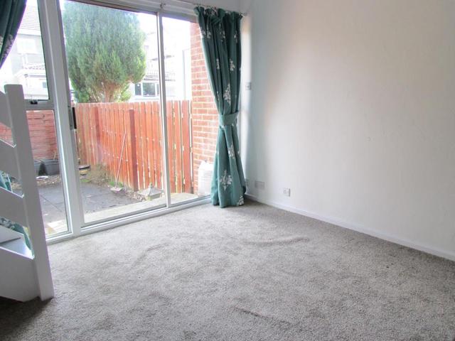  Image of 1 bedroom Flat to rent in Alloway Drive Newton Mearns Glasgow G77 at Newton Mearns East Renfrewshire East Renfrewshire, G77 5TG