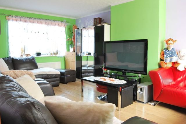  Image of 3 bedroom Semi-Detached house for sale in Anne Crescent Evesham WR11 at Anne Crescent  Evesham, WR11 1HZ