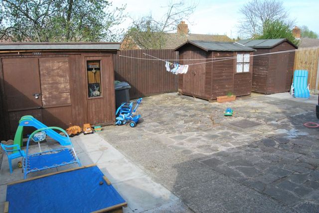  Image of 3 bedroom Semi-Detached house for sale in Anne Crescent Evesham WR11 at Anne Crescent  Evesham, WR11 1HZ