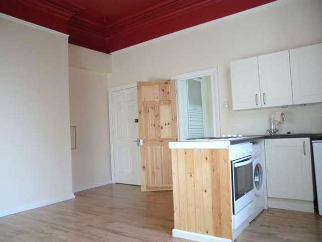  Image of Studio flat to rent in Ashlands Sale M33 at Ashlands  Sale, M33 5PB