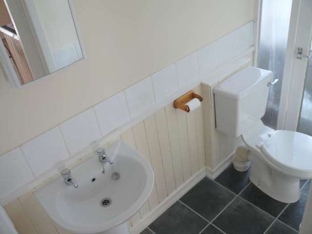  Image of Studio flat to rent in Ashlands Sale M33 at Ashlands  Sale, M33 5PB