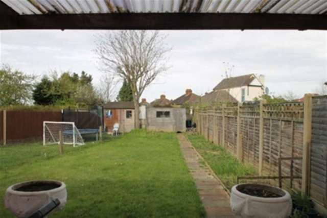  Image of 3 bedroom Detached house to rent in Ashleigh Gardens Sutton SM1 at Sutton, SM1 3EL