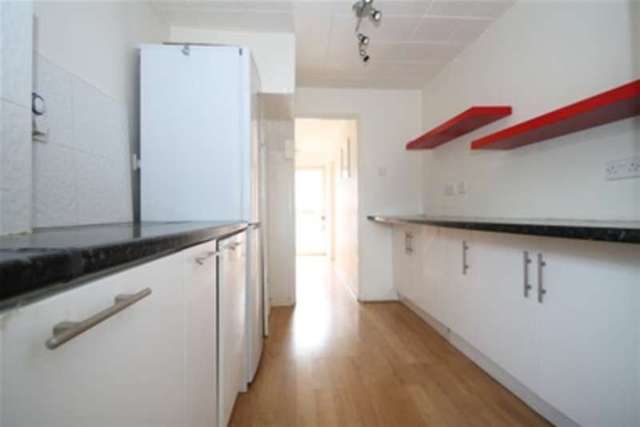  Image of 3 bedroom Detached house to rent in Ashleigh Gardens Sutton SM1 at Sutton, SM1 3EL