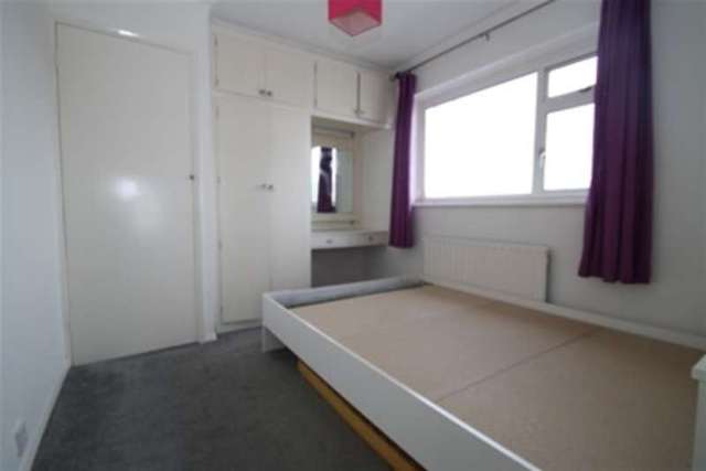  Image of 3 bedroom Detached house to rent in Ashleigh Gardens Sutton SM1 at Sutton, SM1 3EL