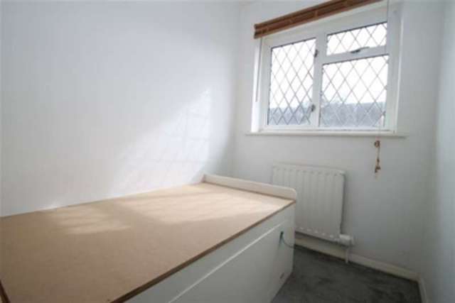  Image of 3 bedroom Detached house to rent in Ashleigh Gardens Sutton SM1 at Sutton, SM1 3EL