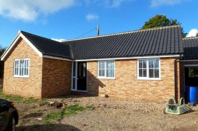  Image of 3 bedroom Bungalow to rent in Morley Road Attleborough NR17 at Attleborough Road Morley St. Peter Wymondham, NR17 2JZ