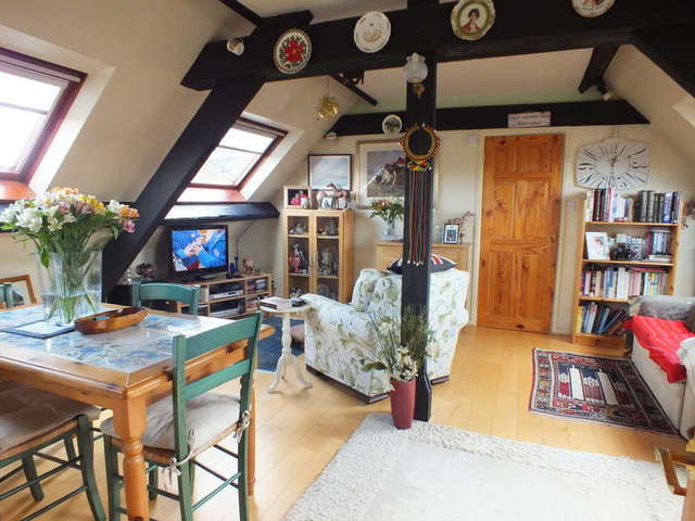  Image of 1 bedroom Flat for sale in High Street Avening Tetbury GL8 at Avening Avening, GL8 8LU