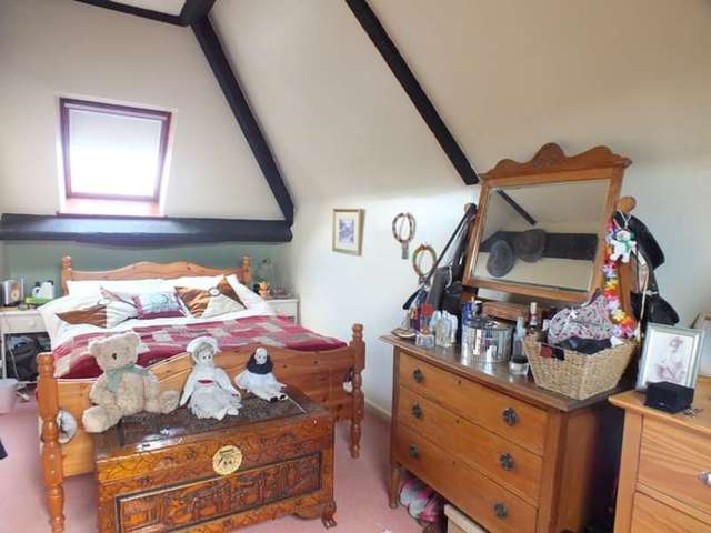  Image of 1 bedroom Flat for sale in High Street Avening Tetbury GL8 at Avening Avening, GL8 8LU