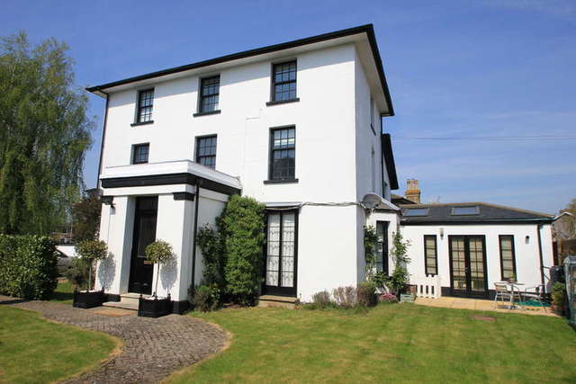  Image of 2 bedroom Flat for sale in Beaufort Road Kingston upon Thames KT1 at Kingston Upon Thames Surrey, KT1 2TH
