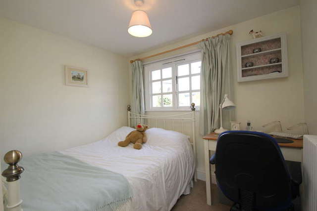  Image of 2 bedroom Flat for sale in Beaufort Road Kingston upon Thames KT1 at Kingston Upon Thames Surrey, KT1 2TH