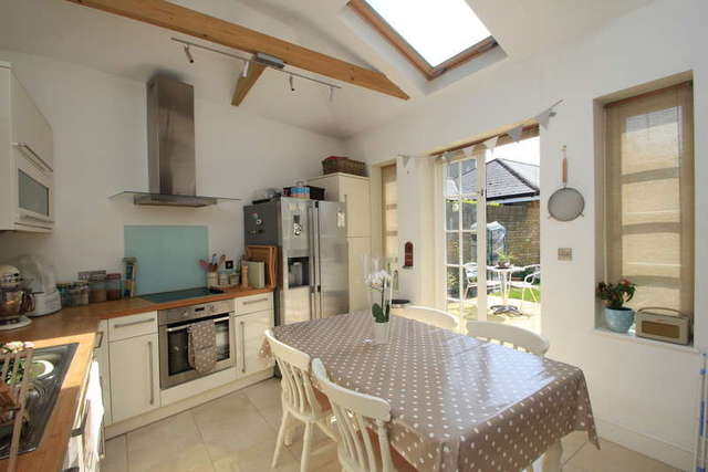  Image of 2 bedroom Flat for sale in Beaufort Road Kingston upon Thames KT1 at Kingston Upon Thames Surrey, KT1 2TH