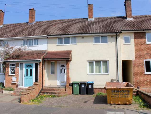  Image of 4 bedroom Detached house for sale in Benchleys Road Hemel Hempstead HP1 at Benchleys Road Boxmoor Hemel Hempstead, HP1 2AQ