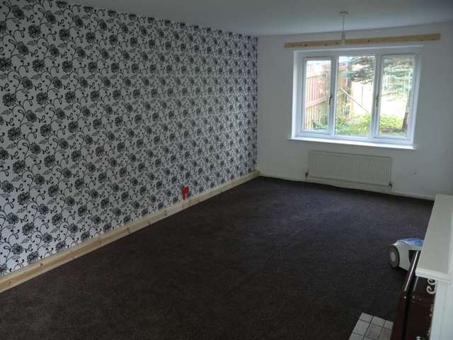  Image of 3 bedroom Detached house to rent in Birch Hall Close Oldham OL4 at Birch Hall Close Holts Oldham, OL4 5PE
