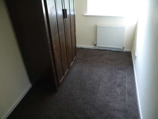  Image of 3 bedroom Detached house to rent in Birch Hall Close Oldham OL4 at Birch Hall Close Holts Oldham, OL4 5PE