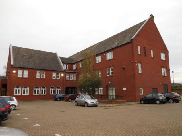  Image of 2 bedroom Flat to rent in Bishopstone Court Ashburnham Road Bedford MK40 at Ashburnham Road Bedford Bedford, MK40 1AQ