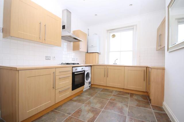  Image of 2 bedroom Apartment to rent in Blackheath Road London SE10 at Greenwich, SE10 8PD