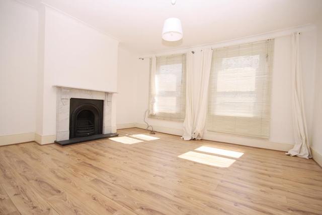  Image of 2 bedroom Apartment to rent in Blackheath Road London SE10 at Greenwich, SE10 8PD