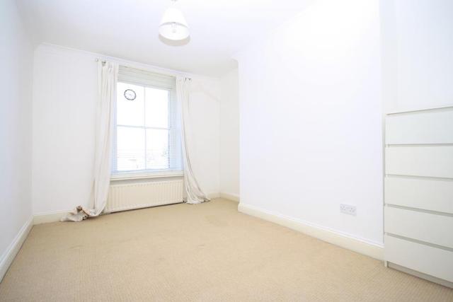  Image of 2 bedroom Apartment to rent in Blackheath Road London SE10 at Greenwich, SE10 8PD