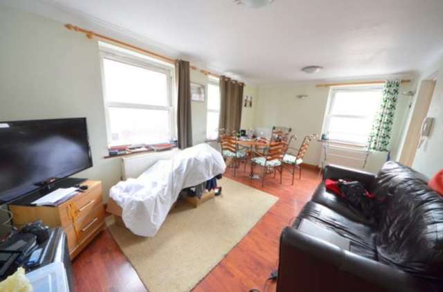  Image of 2 bedroom Apartment to rent in Blackstock Road London N4 at Blackstock Road  Finsbury Park, N4 2DL