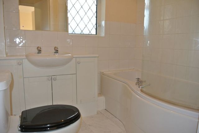  Image of 2 bedroom Detached house for sale in Bourne Road Estate Colsterworth Grantham NG33 at Bourne Road Estate Colsterworth Grantham, NG33 5JQ