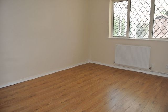  Image of 2 bedroom Detached house for sale in Bourne Road Estate Colsterworth Grantham NG33 at Bourne Road Estate Colsterworth Grantham, NG33 5JQ