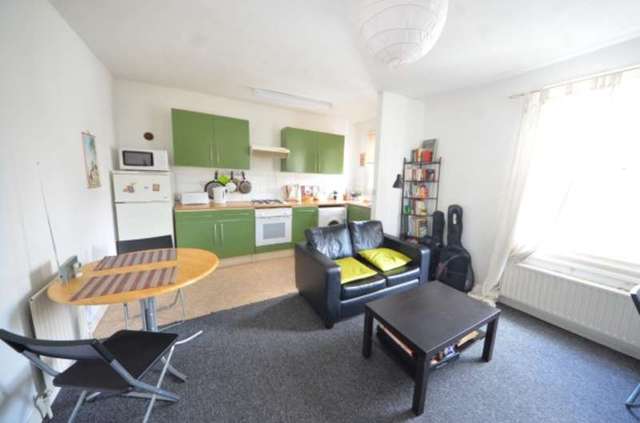  Image of 1 bedroom Apartment to rent in Caledonian Road London N1 at Caledonian Road  Islington, N1 1BB