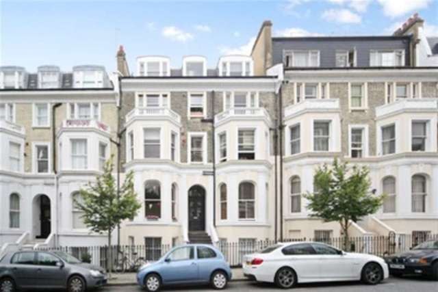  Image of 1 bedroom Flat to rent in Campden Hill Gardens London W8 at London, W8 7AX