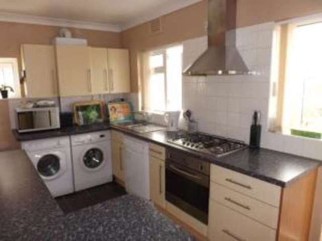  Image of 3 bedroom Bungalow for sale in Leigh Road Canvey Island SS8 at Canvey Island Essex Leigh Beck, SS8 0AW