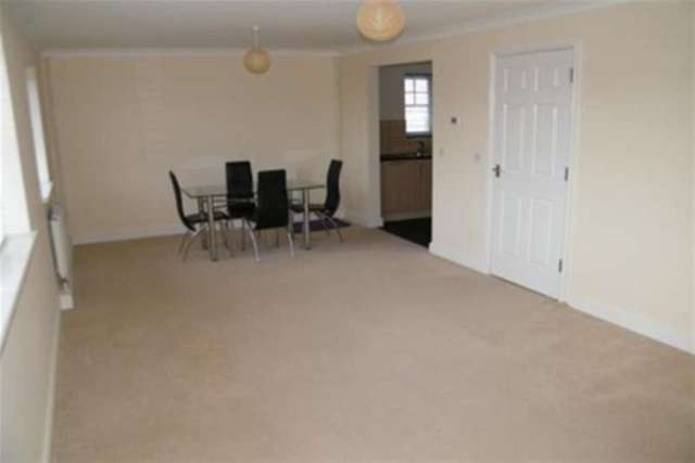  Image of 2 bedroom Flat to rent in Caspian Way Purfleet RM19 at Purfleet, RM19 1LA