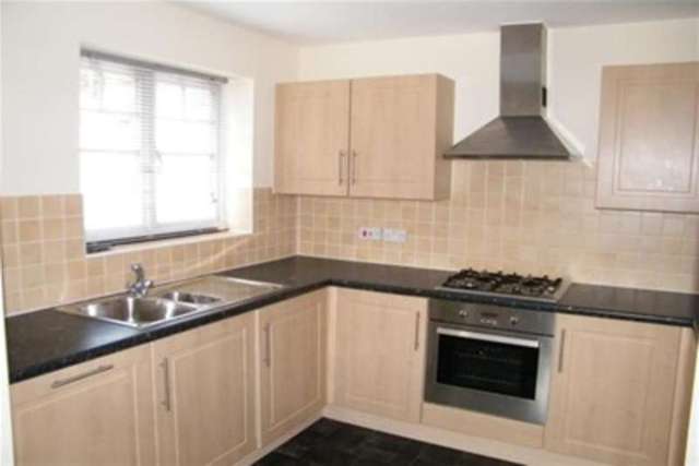  Image of 2 bedroom Flat to rent in Caspian Way Purfleet RM19 at Purfleet, RM19 1LA